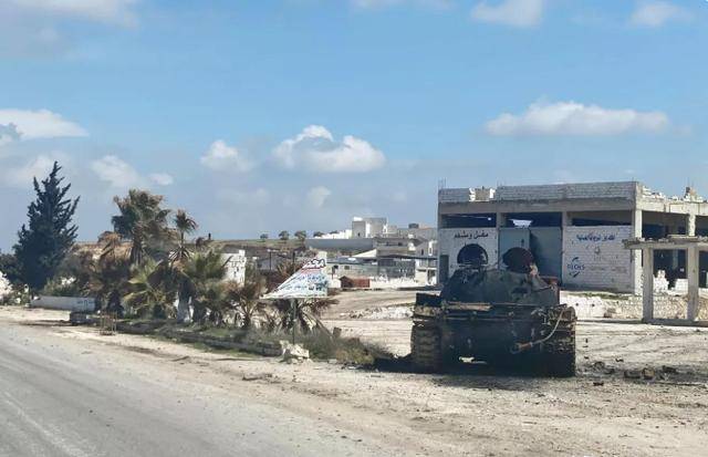 朱拉尼下令,6大精锐师开火,以军狂轰叙坦克,中东火药桶又炸了