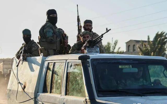 朱拉尼下令,6大精锐师开火,以军狂轰叙坦克,中东火药桶又炸了