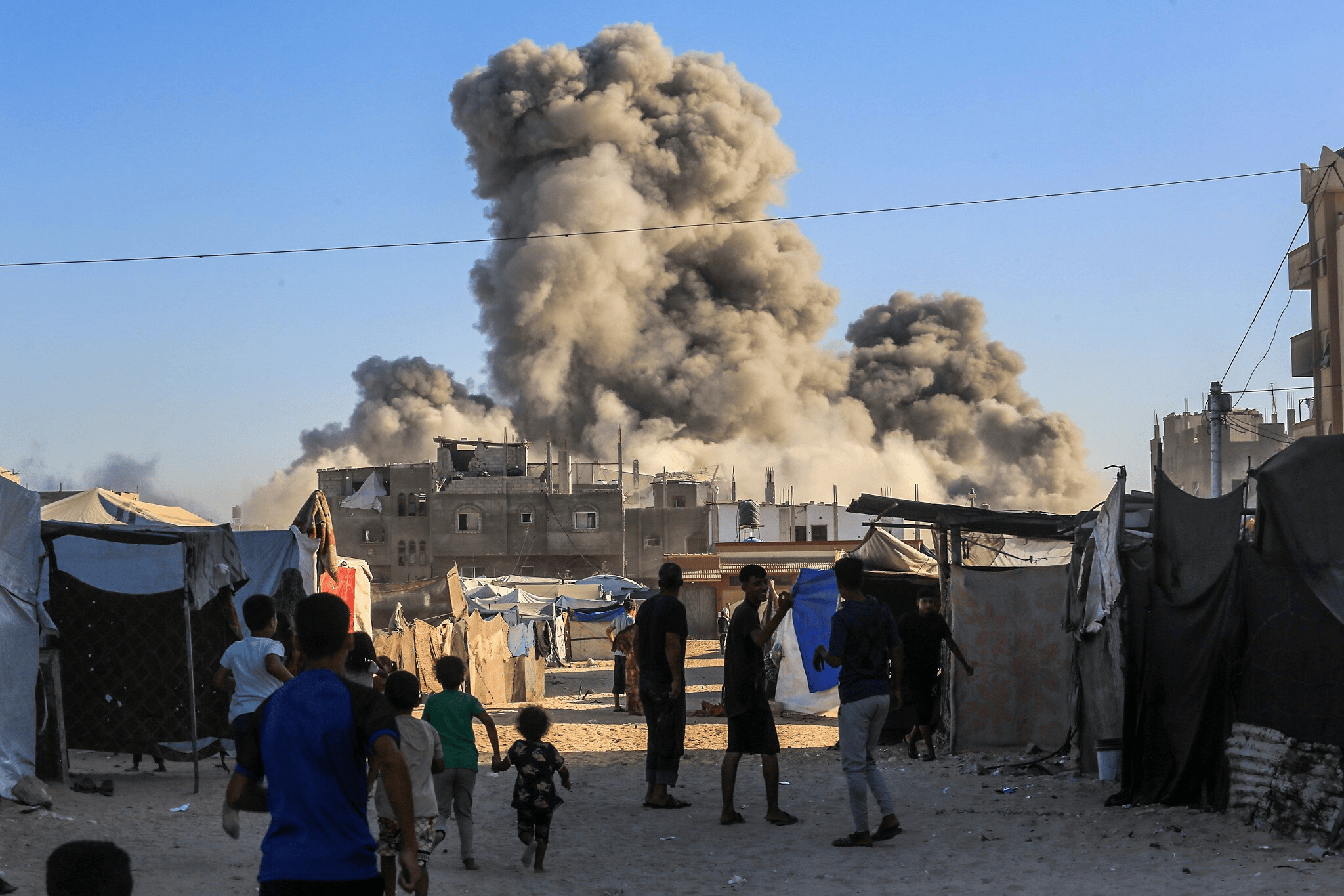 不按套路出牌，敢死队从废墟钻出抢走大批武器，以军暴露一大隐患