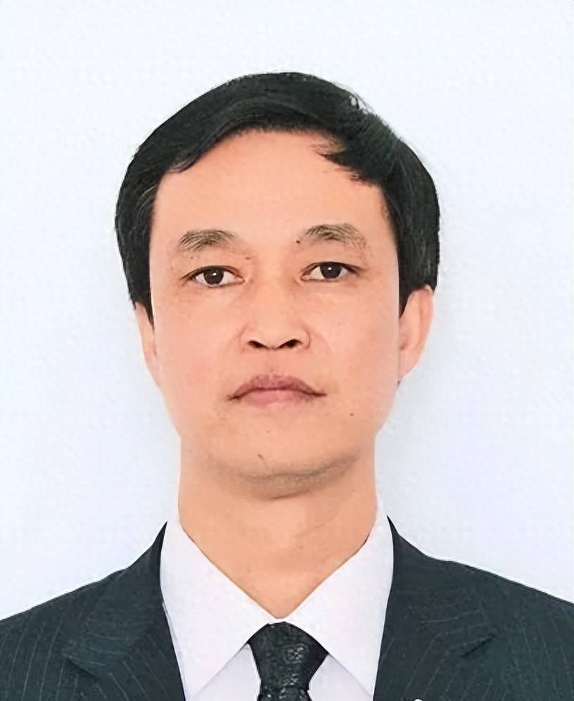 “内鬼”保剑，主动投案！