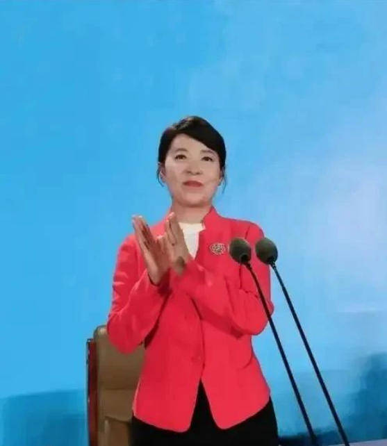 “换装主席”王莉霞的堕落：从光鲜人设到腐败深渊