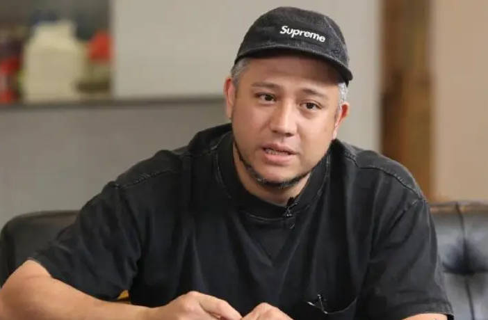 香港男星张致恒做电器搬运工 受访时直言想重回演艺圈