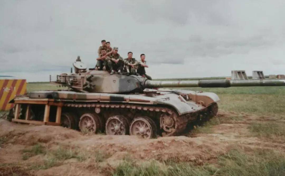 最近突然爆火采访！吴京：坦克没有后视镜的——为啥会被网友喷？