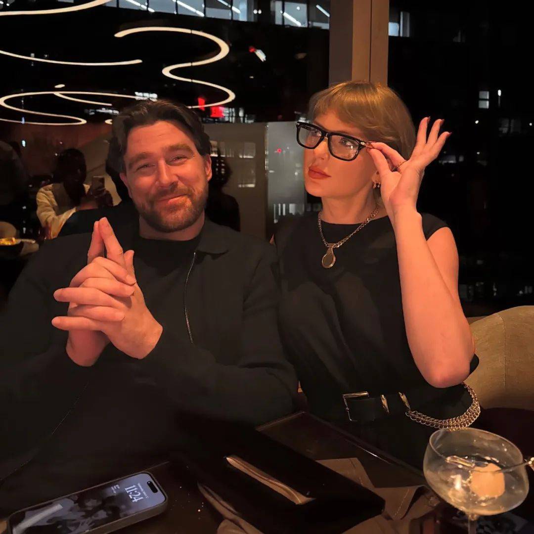 她，订婚，全网沸腾！