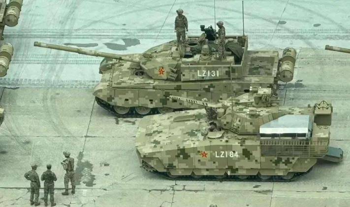 上打无人机,下打坦克!混动电驱!360度全景!100坦克有多厉害?