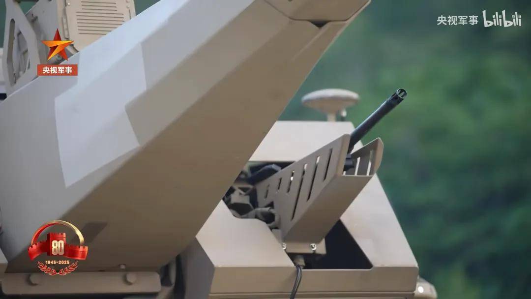 上打无人机,下打坦克!混动电驱!360度全景!100坦克有多厉害?