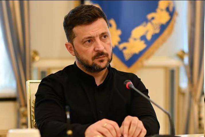 乌克兰前外长连夜出逃，自称遭到乌总统打压，泽连斯基好日子到头了？