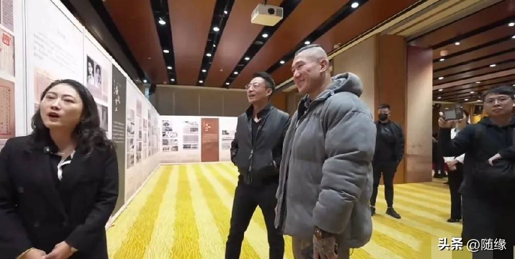 汪小菲让人刮目相看，盛情款待馆长北京行，尽显人情世故